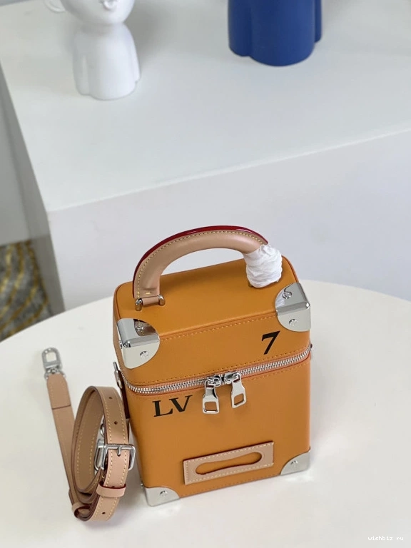 WIS VUITTON VERTICAL LOUIS BOX TRUNK 0316